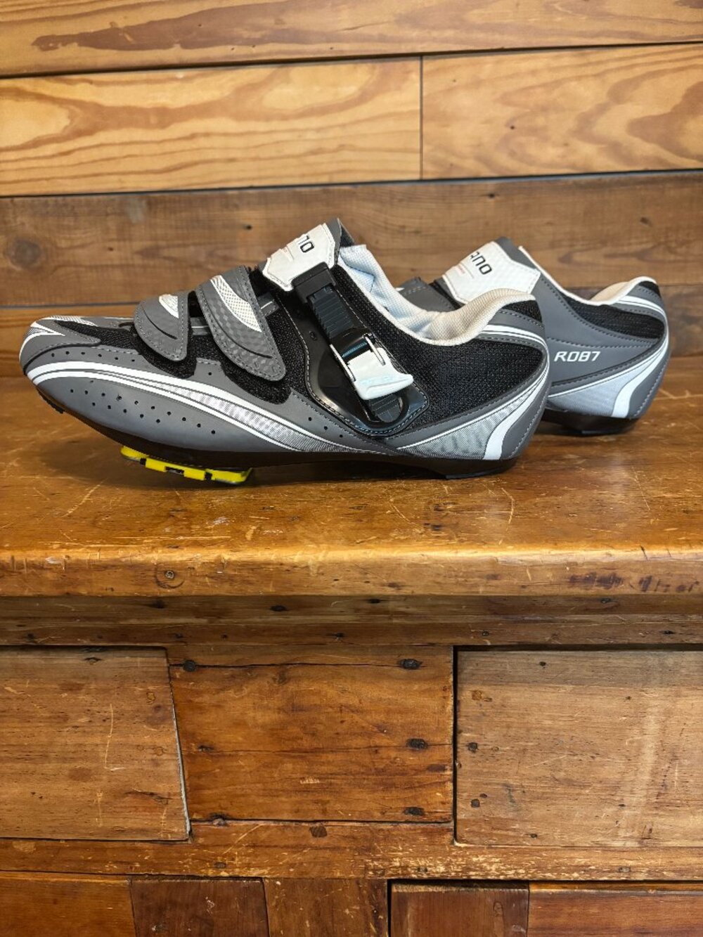 New Shimano Road Bike Cycling Shoes R087G